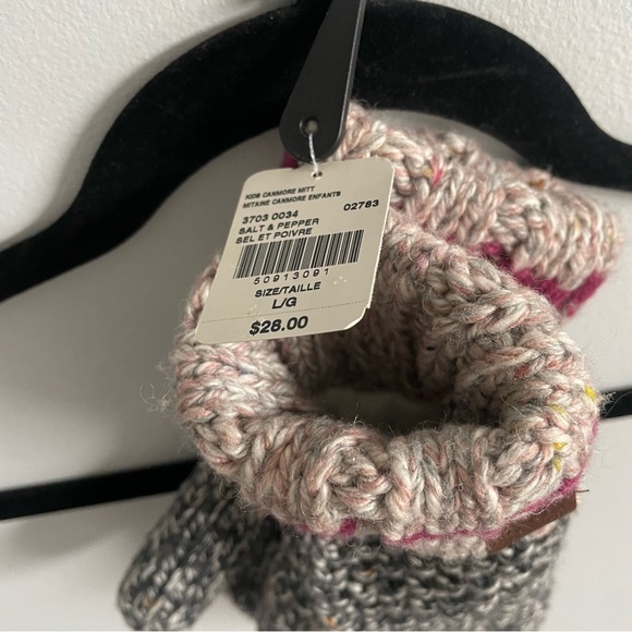 NWT Roots Kids mittens (size large) - Picture 5 of 7